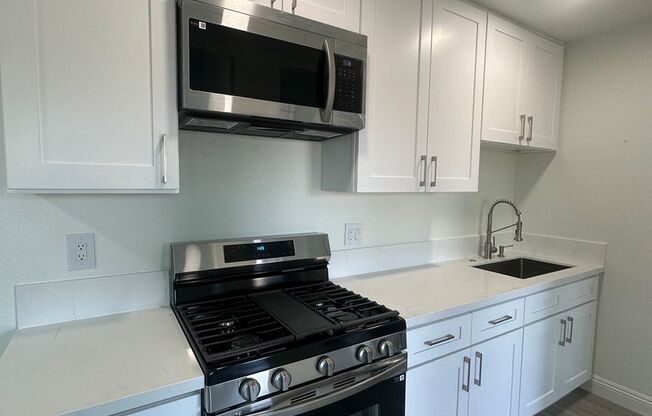 1 bed, 1 bath, 525 sqft, $1,895, Unit 9195-8