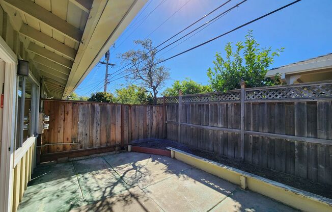 Lovely 2 bedroom, 1 bath