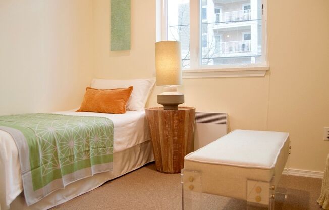 Studio, 1 bath, 200 sqft, $800, Unit A-04