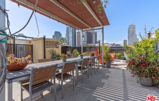 Studio, 1 bath, 790 sqft, $2,200, Unit 204