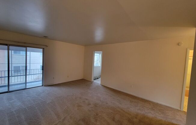 Charming 2 BR/1 BA Condo in Silver Spring!