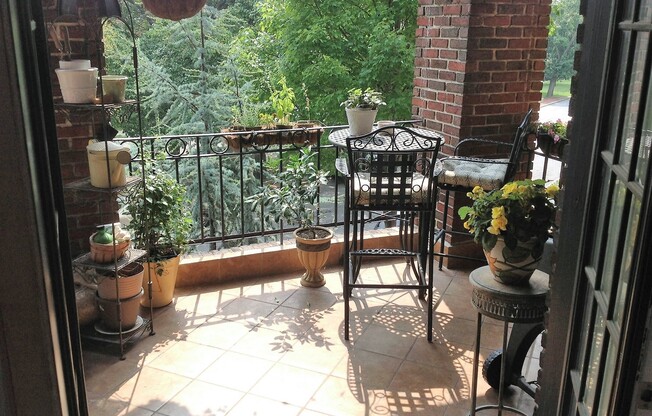 Charming 2 Bedroom/1 Bathroom Apartment in Reservoir Hill, MD!