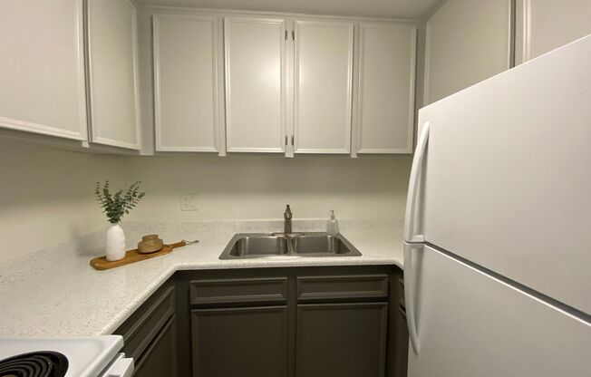 1 bed, 1 bath, 700 sqft, $2,495, Unit 10