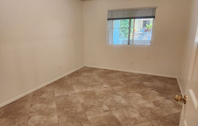 2 beds, 1 bath, $2,200