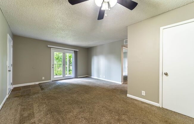 2 beds, 1 bath, 812 sqft, $925, Unit L-6