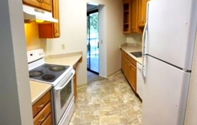 Great Condo in Desirable Fremont ***Move-in Special***
