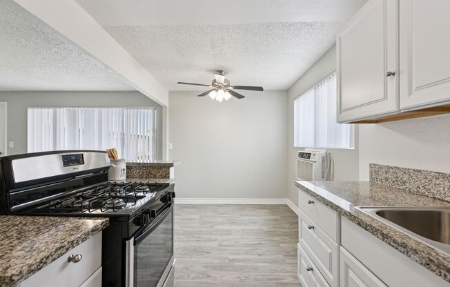 1 bed, 1 bath, 800 sqft, $2,180, Unit R18