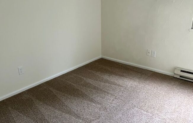 1 bed, 1 bath, 700 sqft, $1,185, Unit Unit A