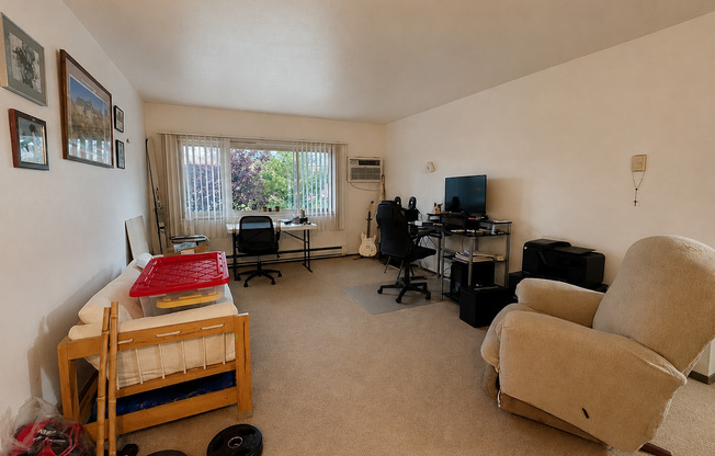 2 beds, 1.5 baths, $1,350, Unit 216