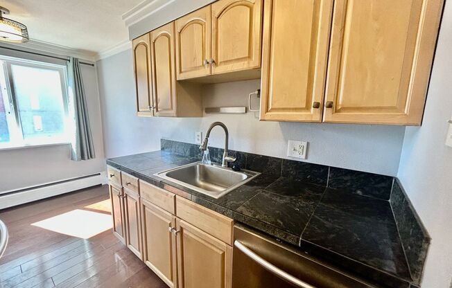 Prime Location Minutes from Denver Botanic Gardens and Cherry Creek!