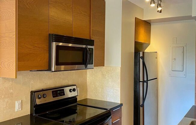 1 bed, 1 bath, 646 sqft, $1,425, Unit 204