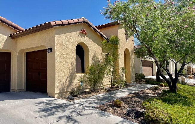 Beautiful 3 Bedroom/2 Bath Single Level Home in Estrella Mountain Ranch