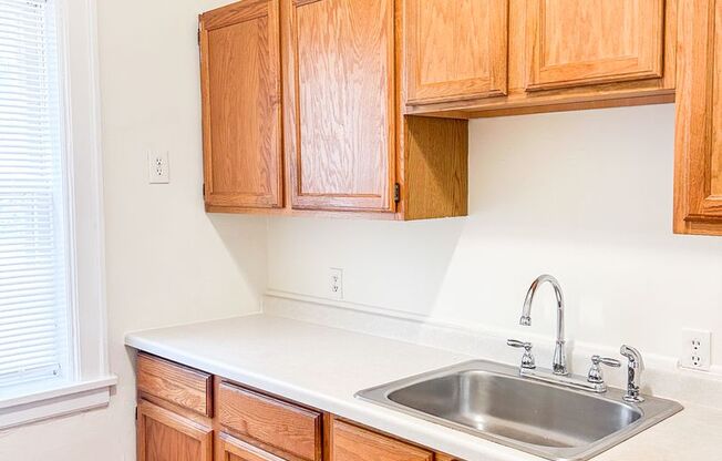 1 bed, 1 bath, 575 sqft, $990, Unit 105