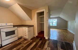 1 bed, 1 bath, 709 sqft, $1,100