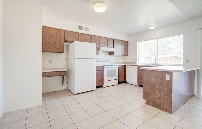 3 beds, 2 baths, $2,300