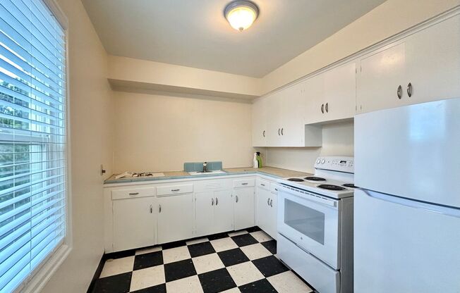 1 bed, 1 bath, 660 sqft, $1,415, Unit 17