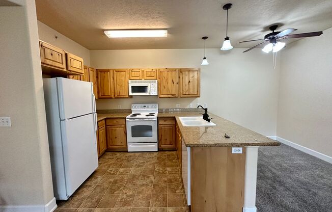 3 beds, 2 baths, $1,795, Unit 104