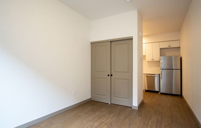 Studio, 1 bath, 326 sqft, $1,175, Unit 204