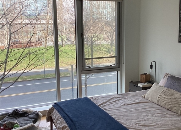 1 bed, 1.5 baths, 948 sqft, $4,150, Unit 133