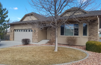 725 WOODRIDGE CT