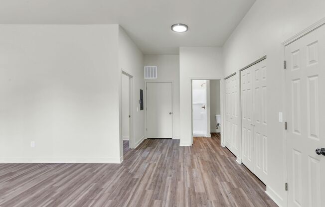 Escape to Serenity: Experience the Charm of our One-Bedroom Cottage!