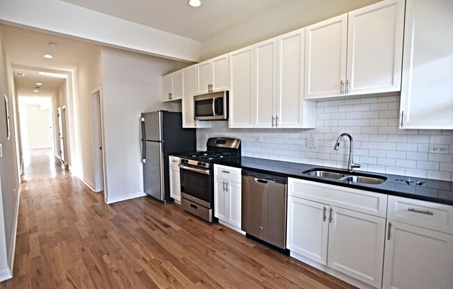 732 W. Grace / 3803-3809 N. Broadway