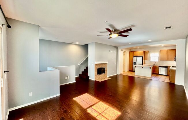 Fantastic 2B/2.5BA Townhouse in Chula Vista with 2 Car Garage and over 1400 SF of Living Space!
