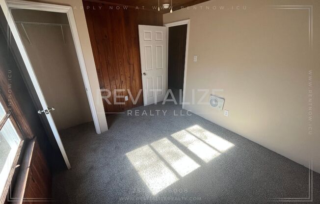 2 beds, 1 bath, $995, Unit Unit B (1/2)