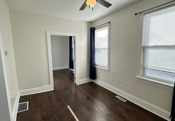 1327 W 67 ST