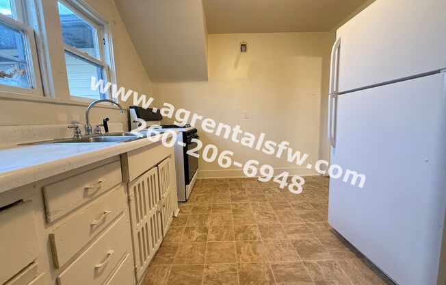 1 bed, 1 bath, 400 sqft, $635, Unit 1426 High St #2