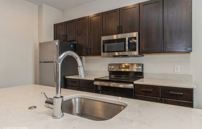 2 beds, 2 baths, 966 sqft, $1,495, Unit #313