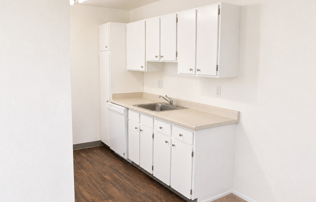 1 bed, 1 bath, 700 sqft, $1,400, Unit 1301