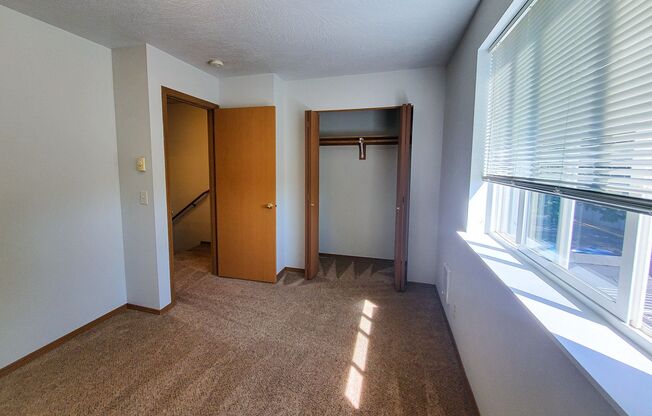 2 beds, 1.5 baths, 896 sqft, $1,450, Unit 638 LaSalle Street #3