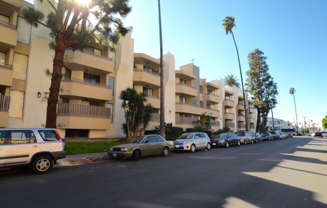 5th Street Apartments- Luxurious Bedrooms with Covered Parking! Call Now!