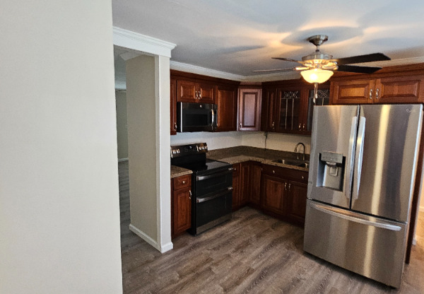 2049 NANCY CIR SE