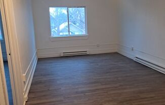 2 beds, 1 bath, $750, Unit 3