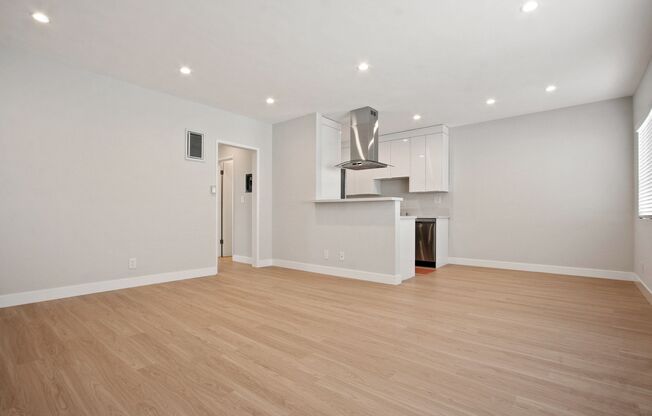 1451 Franklin St in Santa Monica!  Steps to SM Blvd and near the Water Garden.