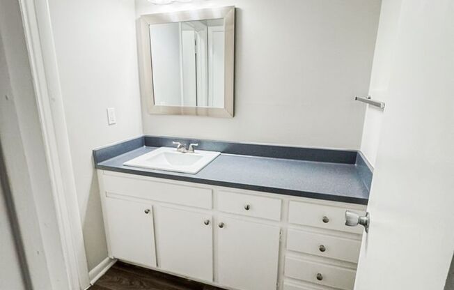 1 bed, 1 bath, 672 sqft, $1,175, Unit 2010-01