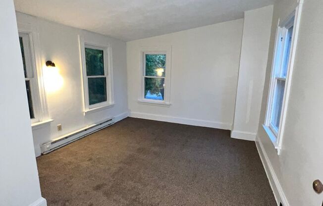 2 beds, 1 bath, $1,250, Unit Rear