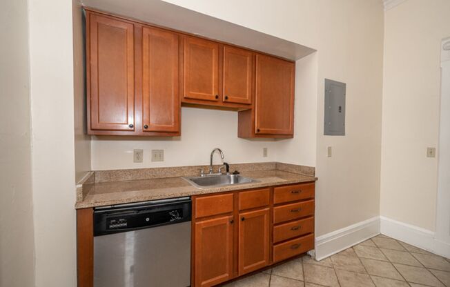 3 beds, 2 baths, $2,495, Unit 2365 5