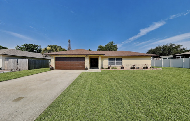 1016 MANCHESTER CIR