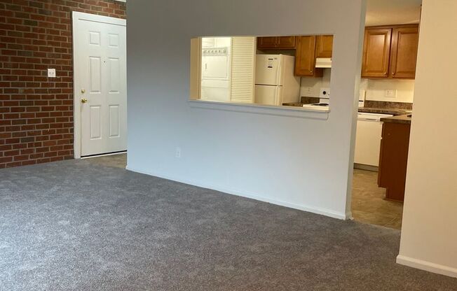 2 beds, 1 bath, 925 sqft, $1,195, Unit 69