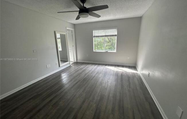 4752 NW 59 MNR