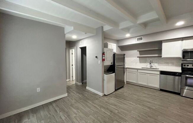 Studio, 1 bath, 550 sqft, $1,095, Unit 236