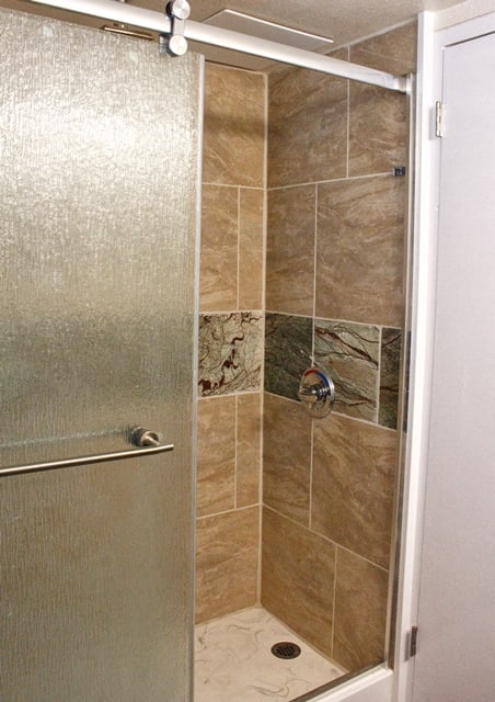 Waikiki Walina Apartments bathroom shower