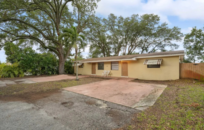 6144 SW 30 ST