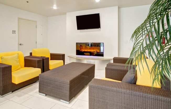 Heritage Hill Indoor Pool Apartments in Renton, WA