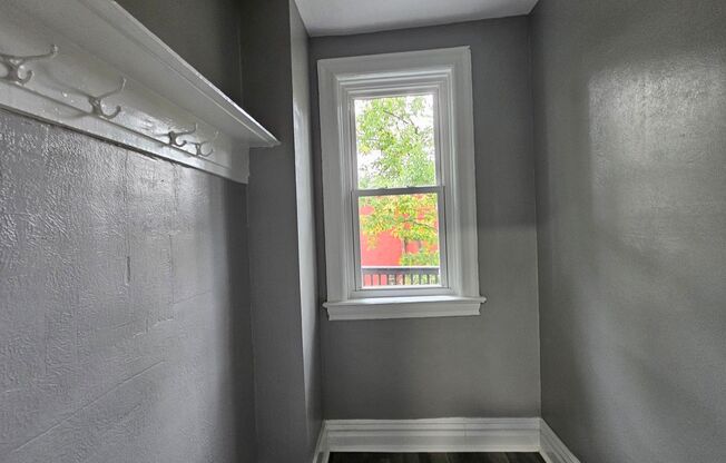 Fully updated 3 Bedroom 1 Bath Apartment for rent in Beechview!