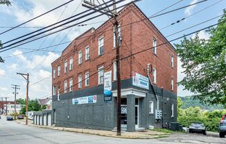 *** Large & Spacious Apartments in Wall, PA * Pet Friendly * Fully Renovated * Central A/C * Available Now ***