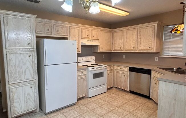 3 beds, 2 baths, $1,500